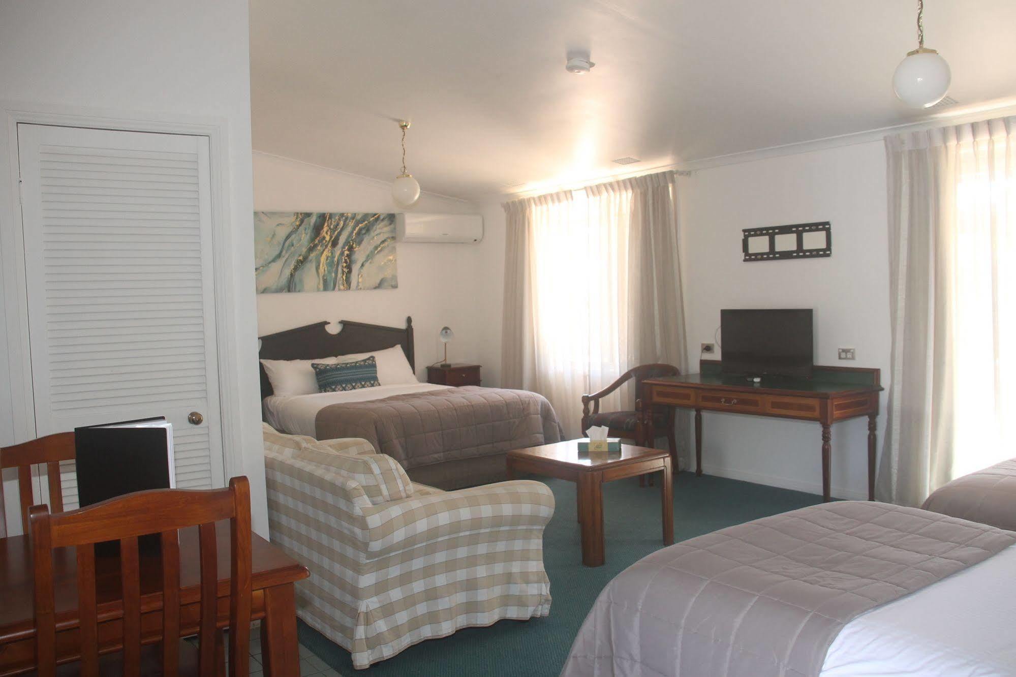 Motel New England Motor